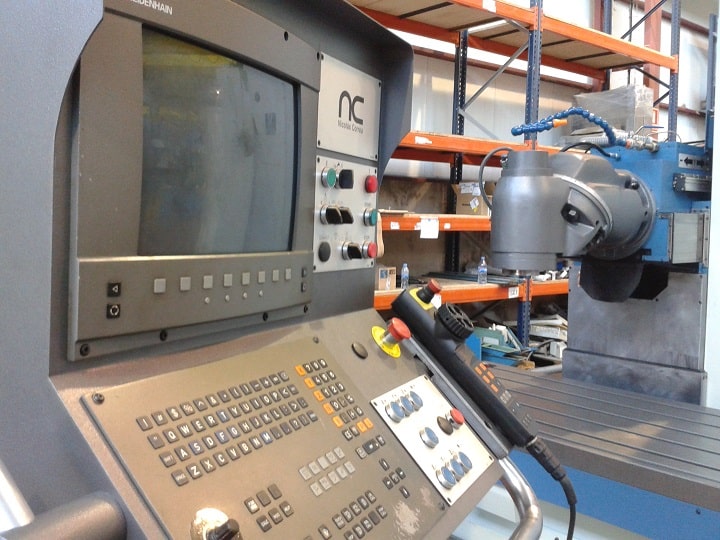 Retrofitting used milling machine CORREA CF17D - NC Service