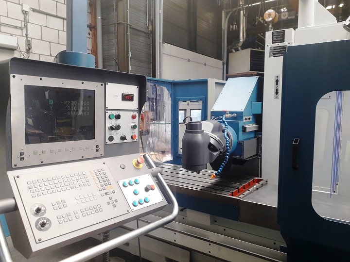 Occasion CORREA CF22/25 milling machine refurbished by NC Service